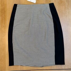 NWT‎ White House Black Market Pencil Skirt Houndstooth Black Ecru Sz 8